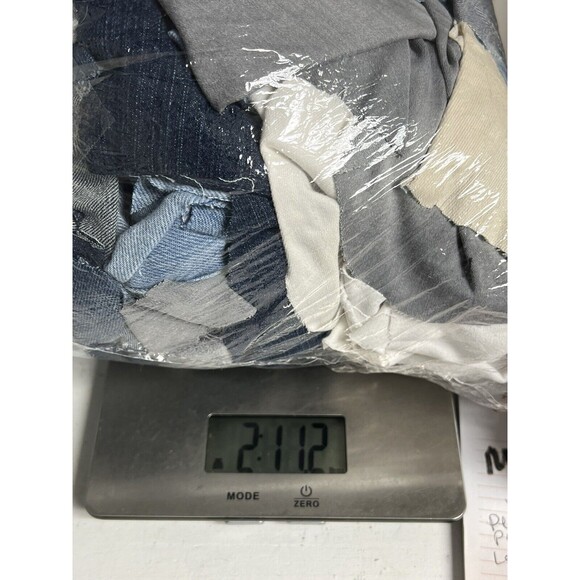 2.11 lbs Of Scrap Denim Various Colors Sizes Shapes Perfect For Crafts Repurpose - Picture 1 of 2